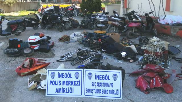Bursada çaldıkları motosiklet ve elektrikli bisikletleri parçalayıp satan 5 şüpheli tutuklandı