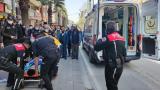 Denizli'de bir kişinin bacağından bıçaklandığı an kamerada