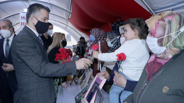 Tarım ve Orman Bakanı Bekir Pakdemirli, Diyarbakır annelerini ziyaret etti