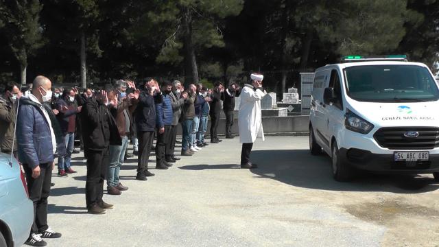 Düzcedeki trafik kazasında hayatını kaybeden iki arkadaş Sakaryada toprağa verildi