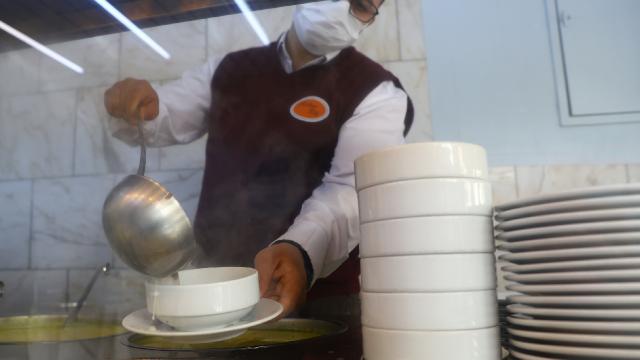 Edirnede yeme içme yerleri müşteri kabul etmeye başladı