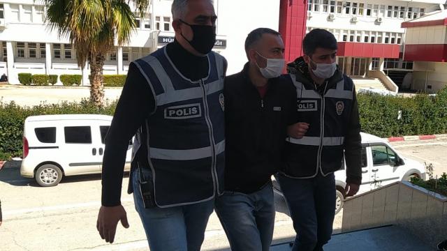 Adanada ATMde işlem yapan kişinin parasının gasbedilmesi güvenlik kamerasına yansıdı