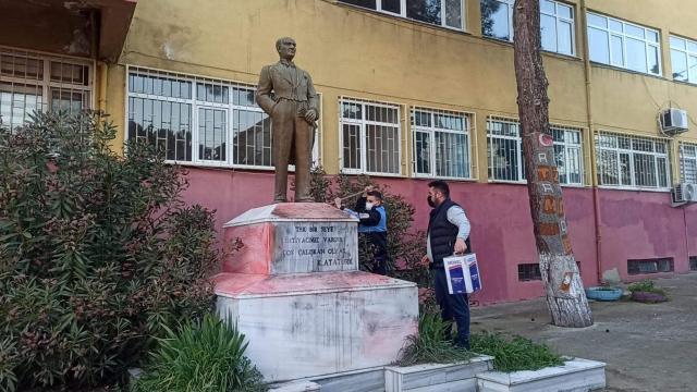 Tekirdağ da Atatürk heykeline çirkin saldırıda bulunan şüpheli yakalandı