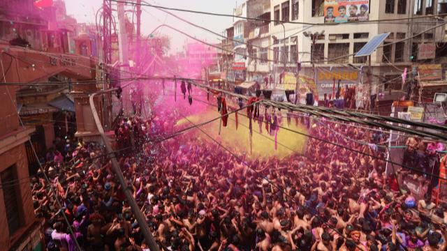 Hindistanda Holi festivali kutlamaları: 41 kişi öldü