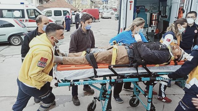Üzerine levha düşen işçi yaralandı