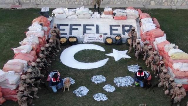 Hakkaride gümrük kaçağı sigara, tütün ve ilaç ele geçirildi