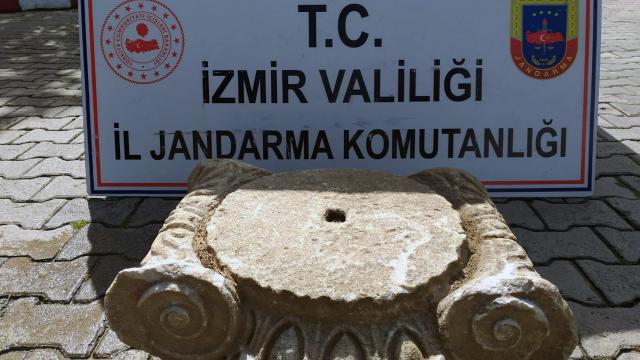 İzmirde Roma dönemine ait sütun başlığı ele geçirildi