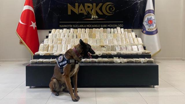 Kamyonun yakıt deposunda 104 kilo uyuşturucu bulundu