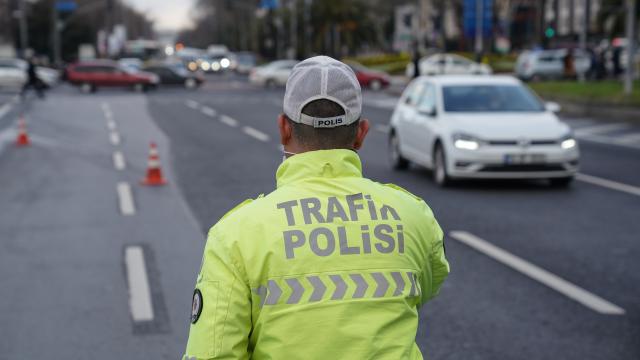 Bursada Covid-19 tedbirlerine uymayan 26 kişiye para cezası uygulandı