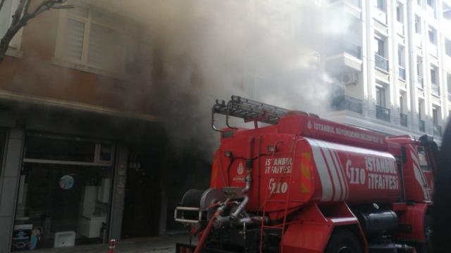Güngörende depoda çıkan yangın söndürüldü