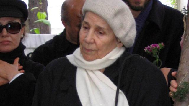 Usta sanatçı Handan Ertuğrul son yolculuğuna uğurlandı