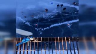 Kanadalı dalgıç, donmuş göle 22 metreden atladı