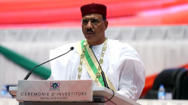 Nijerde Cumhurbaşkanı Mohamed Bazoum yemin ederek görevine başladı