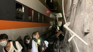 Tayvan'da tren raydan çıktı: 36 ölü, 60 yaralı