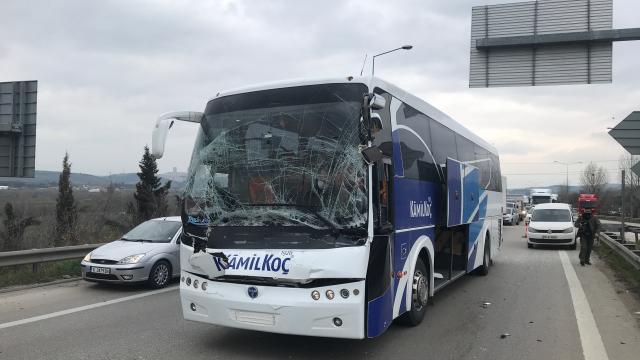 Bursa-İstanbul kara yolunda zincirleme trafik kazasında 4 kişi yaralandı