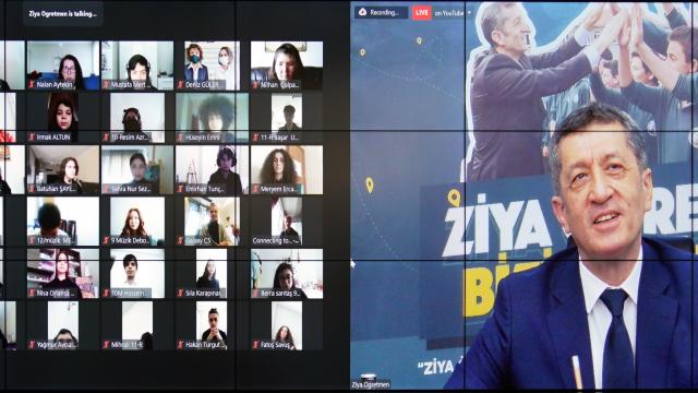 "Ziya Öğretmen" fizik öğretmenleri ve güzel sanatlar lisesi öğrencileriyle buluştu