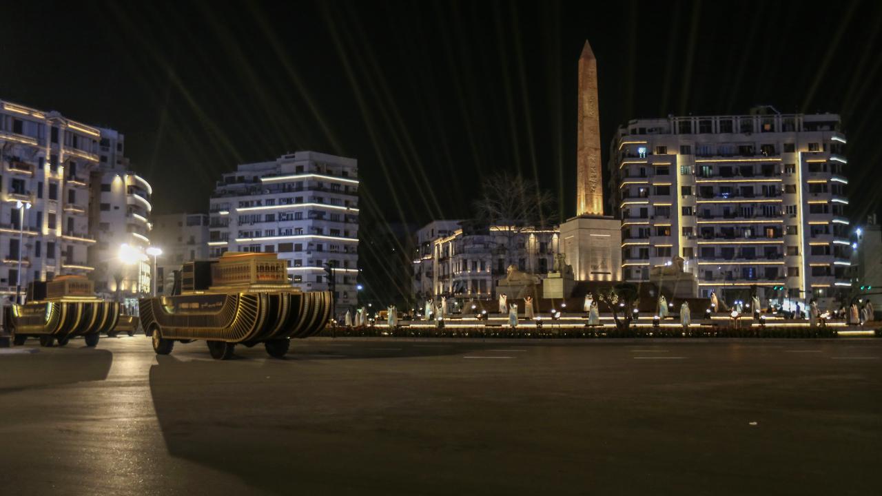 22 kral ve kraliçeye ait mumyalar yeni yerlerine taşındı