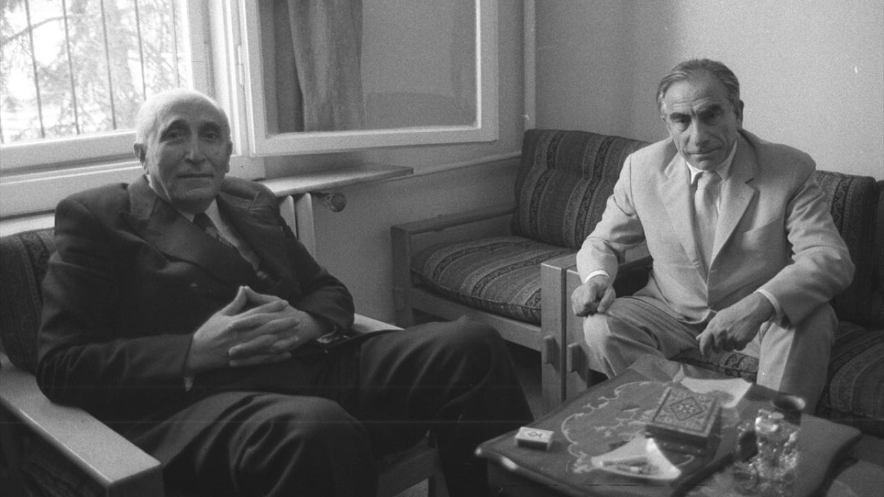 Alparslan Türkeş, 1917`de İngiliz işgali altındaki Kıbrıs`ta dünyaya geldi. 