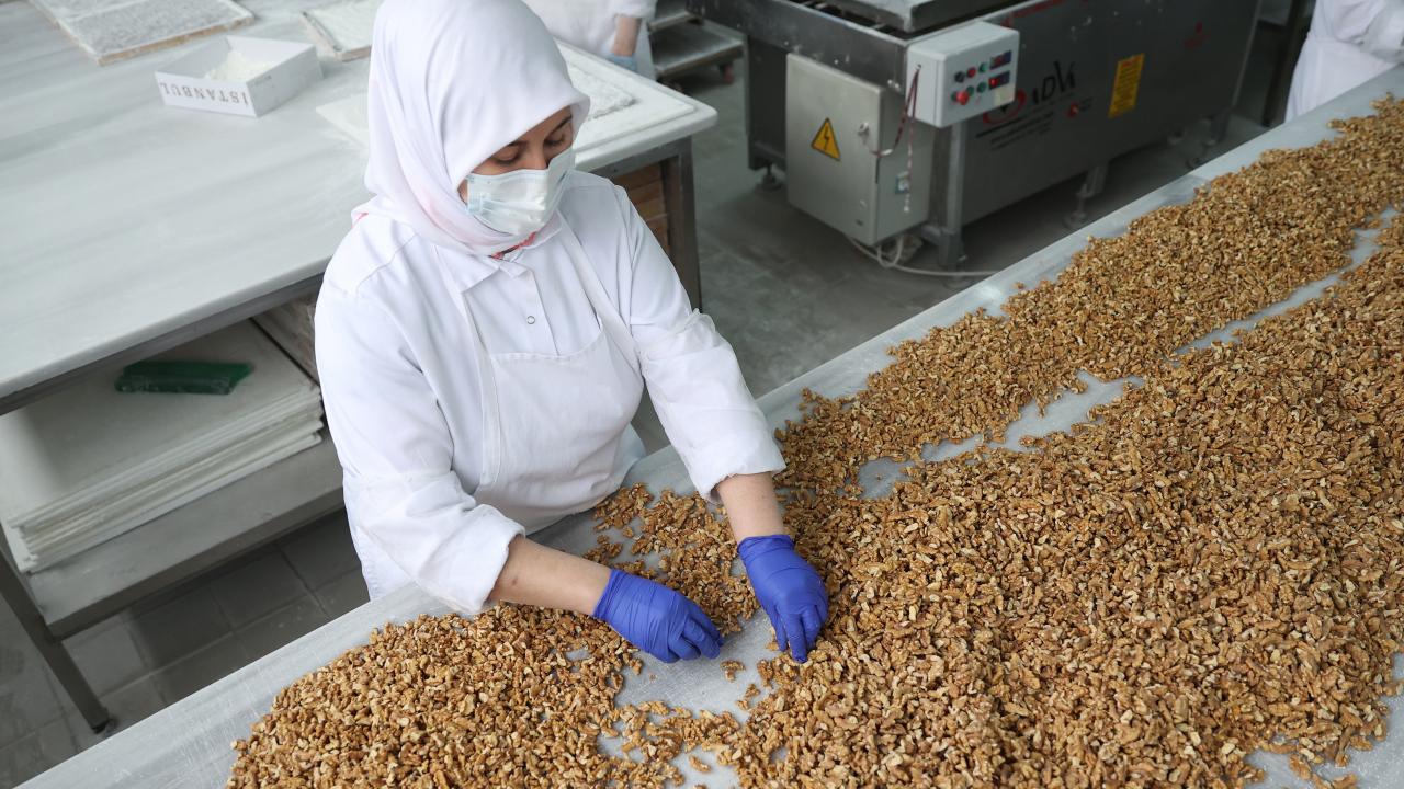 Lokumun Osmanlı İmparatorluğu`nda 17. yüzyılda popüler hale geldiğini belirten Ongurlar, şöyle devam etti: