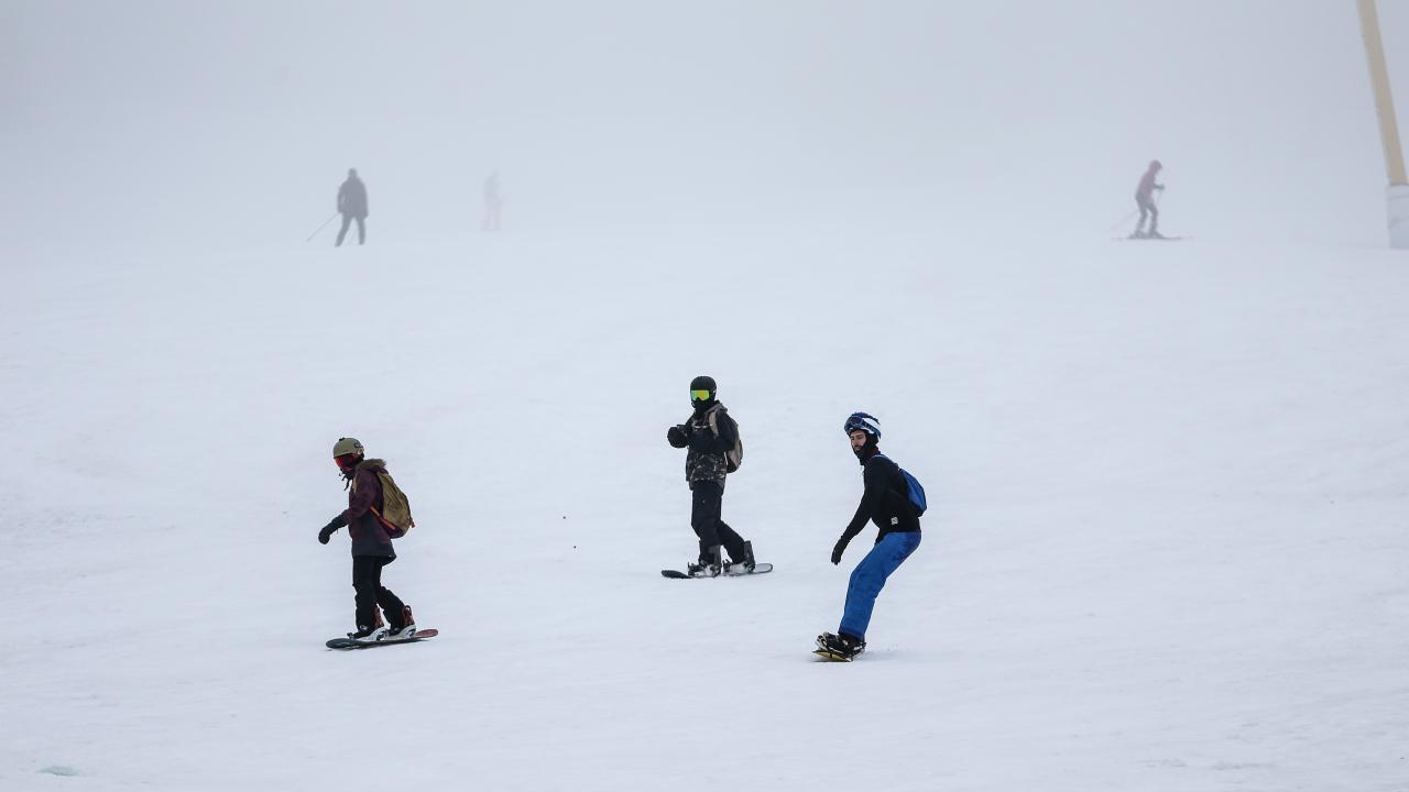 Türkiye`nin en önemli kış turizm merkezlerinden Uludağ`da, sezon bugün itibarıyla sona erecek.