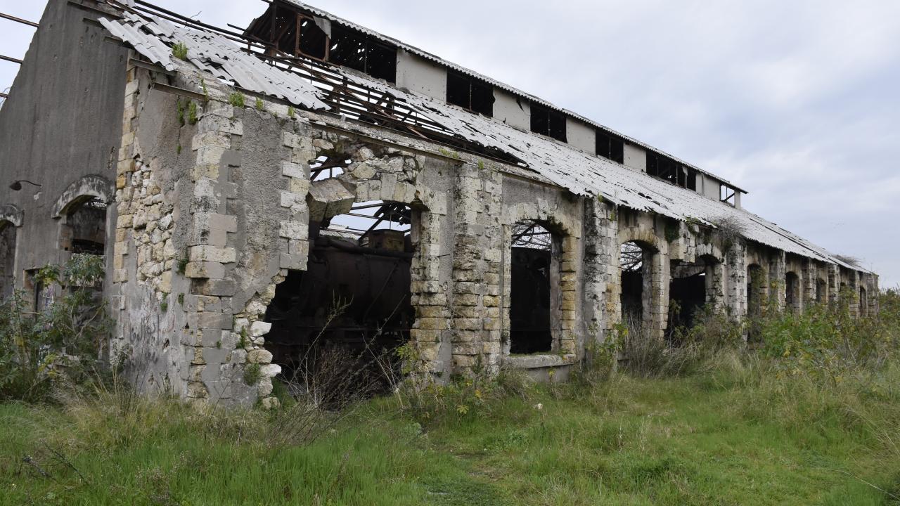 Lübnan`ın ilk toplu ulaşım aracı Beyrut Tramvayı da hizmet dışı kalmıştı