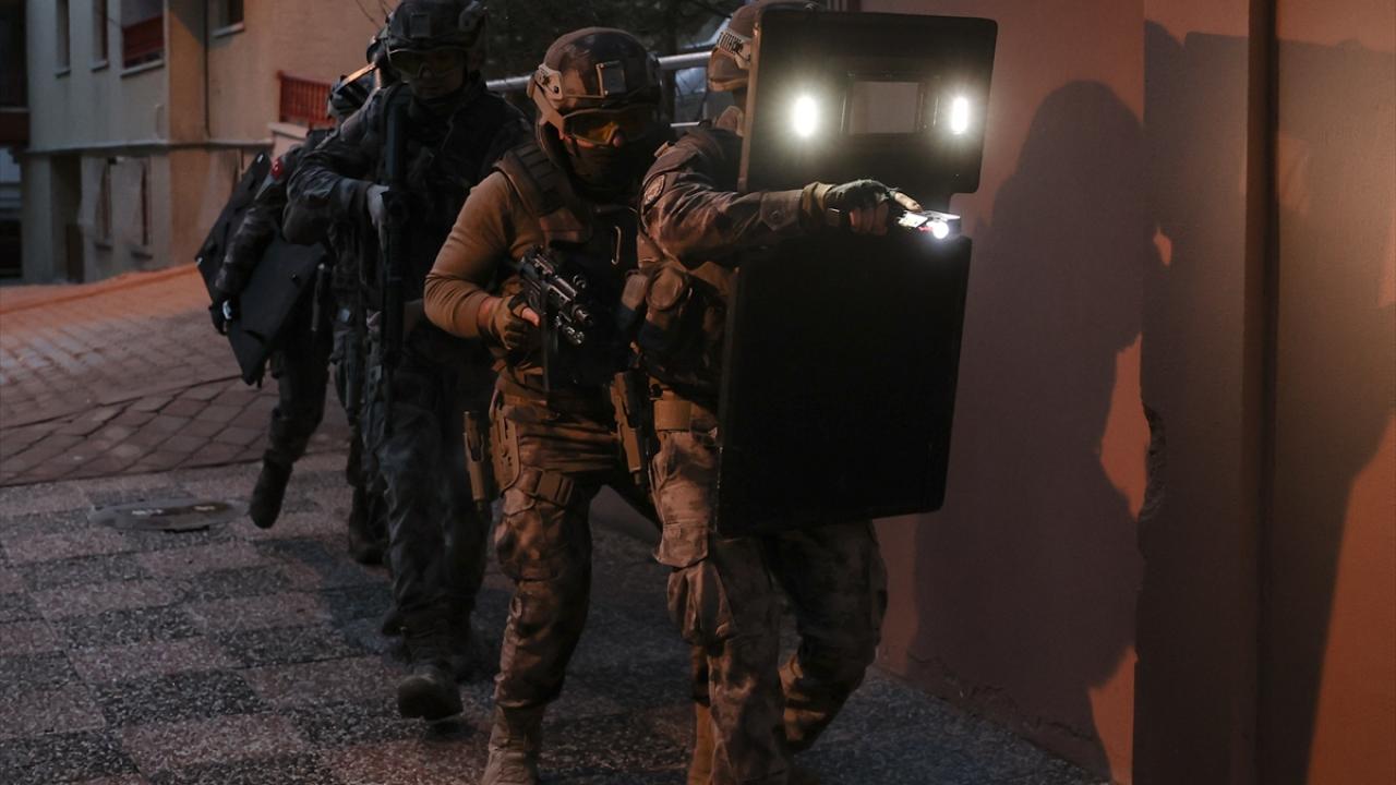 Yüklü miktarda para ele geçirildi