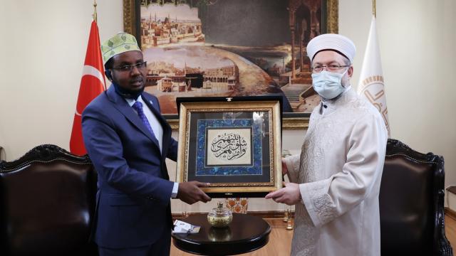 Diyanet İşleri Başkanı Erbaş, Somali Din ve Evkaf Bakanı ile görüştü