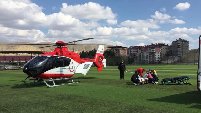 Ambulans helikopter kazada yaralanan sürücü için havalandı