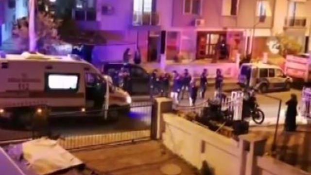 Antalyada pencereden baktı kavgası: 3 yaralı