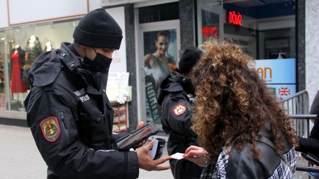 Kastamonuda ev ziyaretinde bulunan 10 kişiye 12 bin lira para cezası