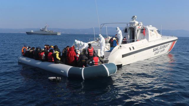 Türk kara sularına geri itilen 231 düzensiz göçmen kurtarıldı