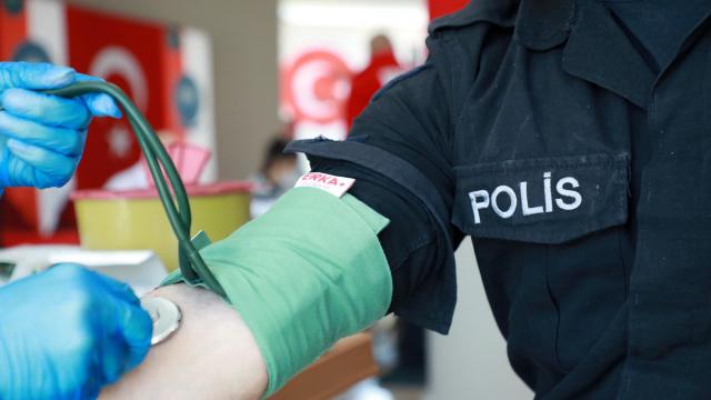 Rizede polis adayları kan bağışı kampanyasına katıldı