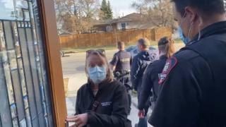 Papaz, Kanadalı polisleri kovdu: Nazilere yer yok, çıkın dışarı