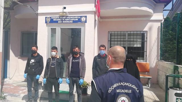 Osmaniyede yurda yasa dışı yollardan giren 5 Suriyeli yakalandı