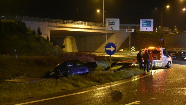 Şarampole devrildi, sürücü aracı bırakıp kaçtı