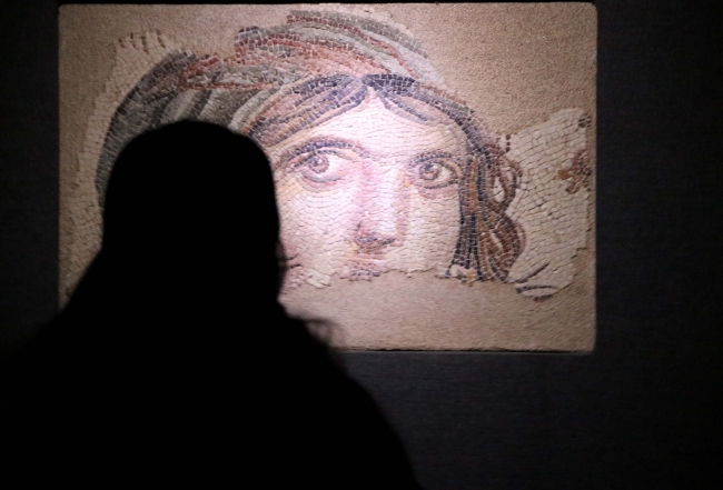 Çingene Kızı" mozaiğiyle ön plana çıkıyor