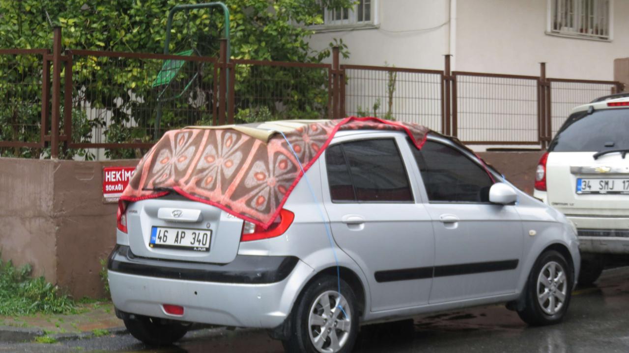 "Araçların üzerine halı, kilim ne varsa atmışlar"