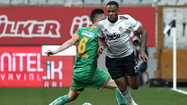 Beşiktaş 3 puanı 3 golle aldı