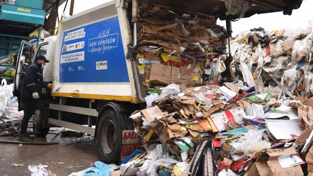 Tuzlada her gün 40 ton atık geri dönüşüme kazandırılıyor