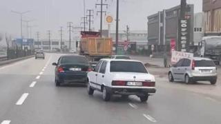 Arıza yapan aracı halatla çeken sürücüye ceza