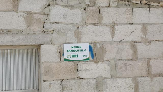 Mardinde lise öğrencileri harçlıklarıyla İdlibde 6 briket ev yaptırdı