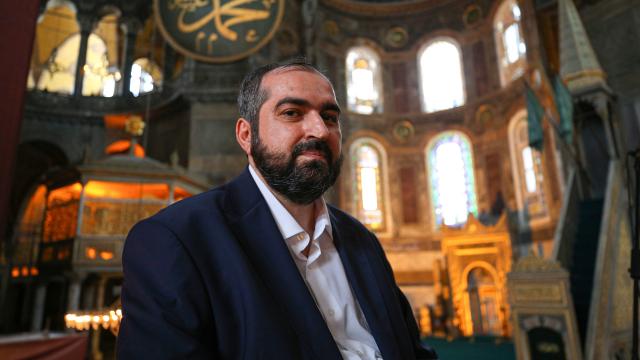 Ayasofya Camii İmamı Boynukalın akademik görevine geri döndü
