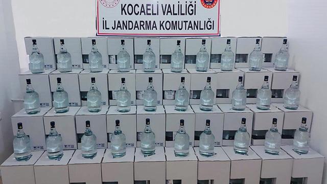 Kocaelide 2 bin 500 litre kaçak alkol ele geçirildi