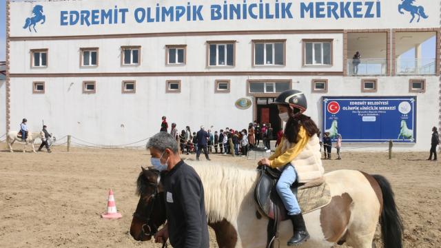 Vanda sınıf başkanı seçilen Bejanın vaadini belediye başkanı gerçekleştirdi