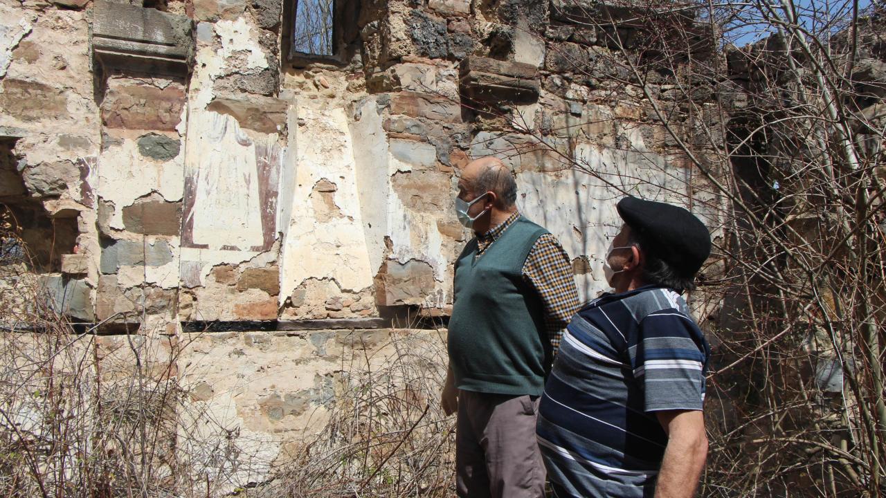 "Köyümüze Rumlar geliyordu, buralarda geziyordu"