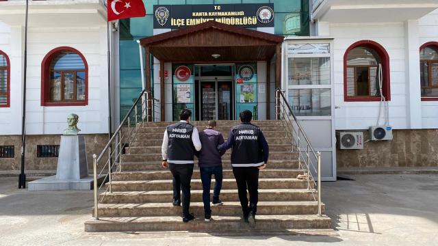 İzmirde tarihi eser kaçakçılığı: 2 gözaltı