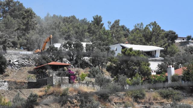 Korunan alanlardaki 688 kaçak yapı yıkıldı