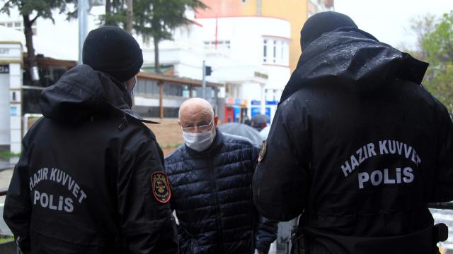 Düzcede pozitif hasta köyde gezerken yakalandı