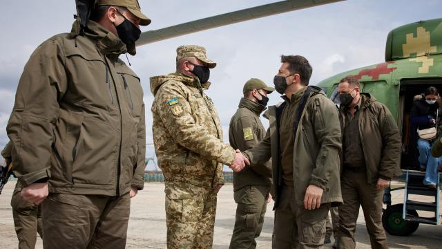Ukrayna Devlet Başkanı Zelenskiy, Donbası ziyaret etti
