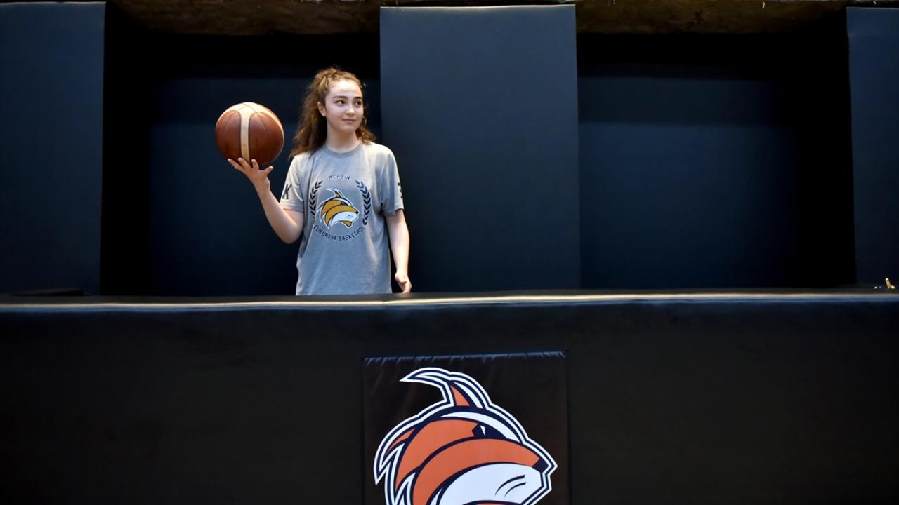 İlk maçında 8 sayı kaydetti